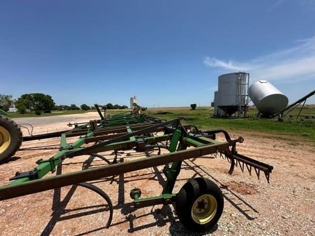 Image of John Deere 610 equipment image 3