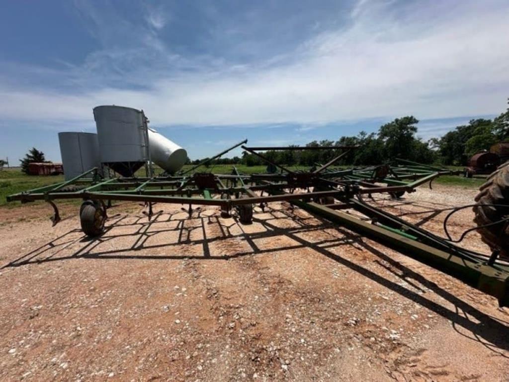 Image of John Deere 610 Primary image
