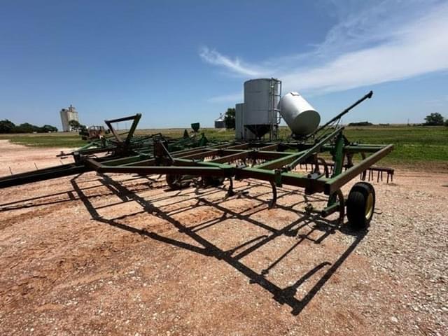 Image of John Deere 610 equipment image 2
