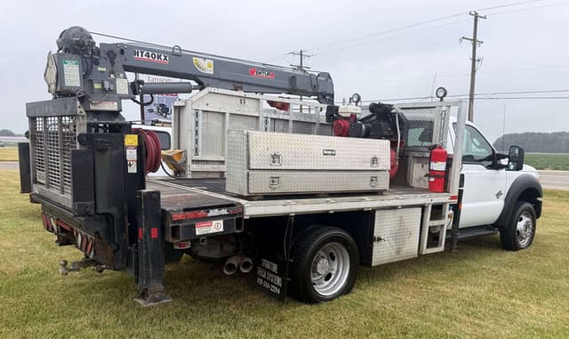 Image of Ford F-550 equipment image 4
