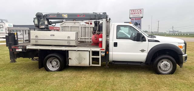 Image of Ford F-550 equipment image 3