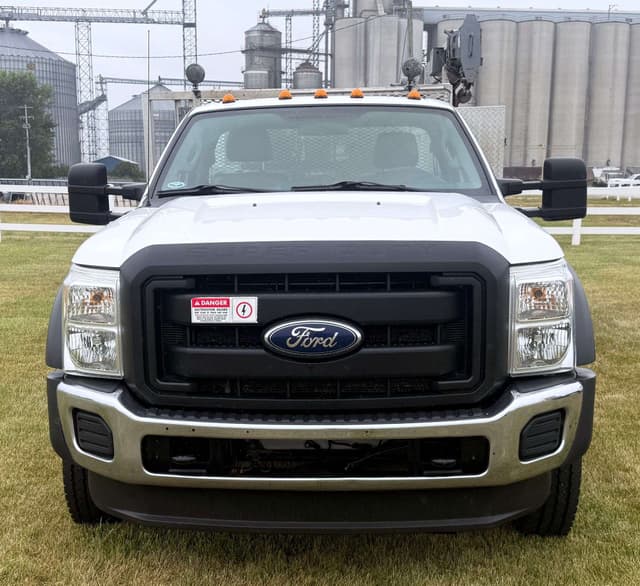 Image of Ford F-550 equipment image 1