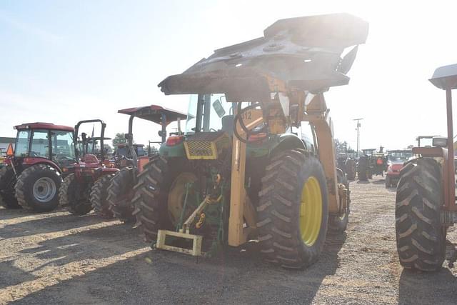 Image of John Deere 6105D equipment image 2