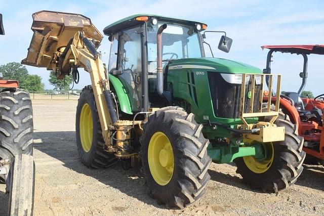 Image of John Deere 6105D equipment image 3