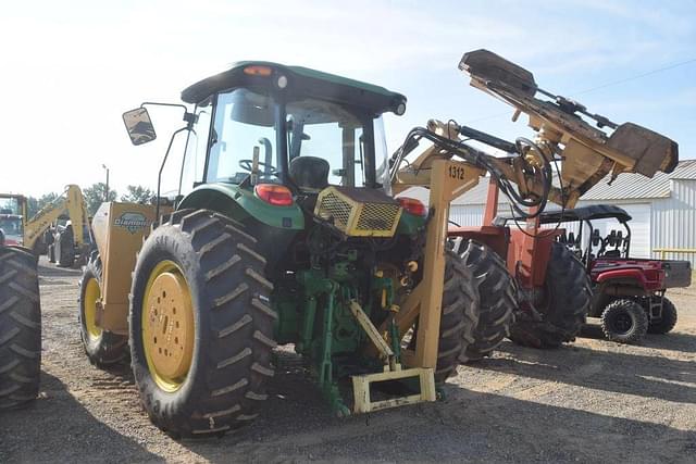 Image of John Deere 6105D equipment image 1