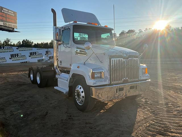 Image of Western Star 4700SF equipment image 2