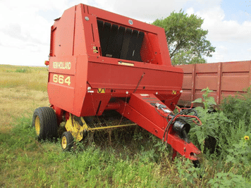 Main image New Holland 664