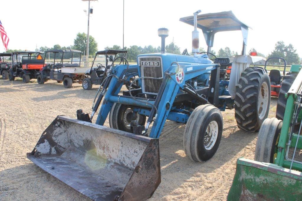Ford 5900 Equipment Image0