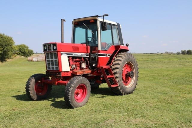 Main image International Harvester 1086