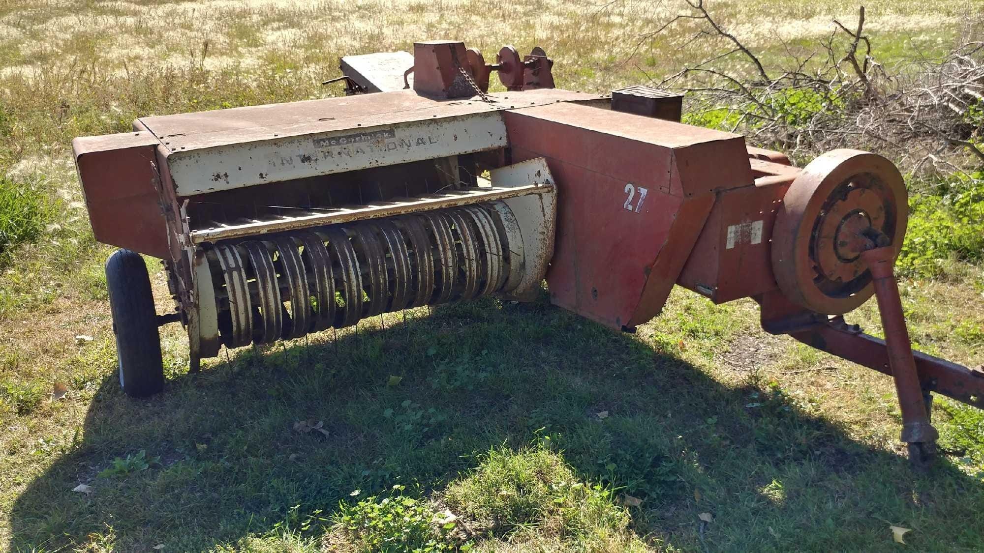 Main image International Harvester 27