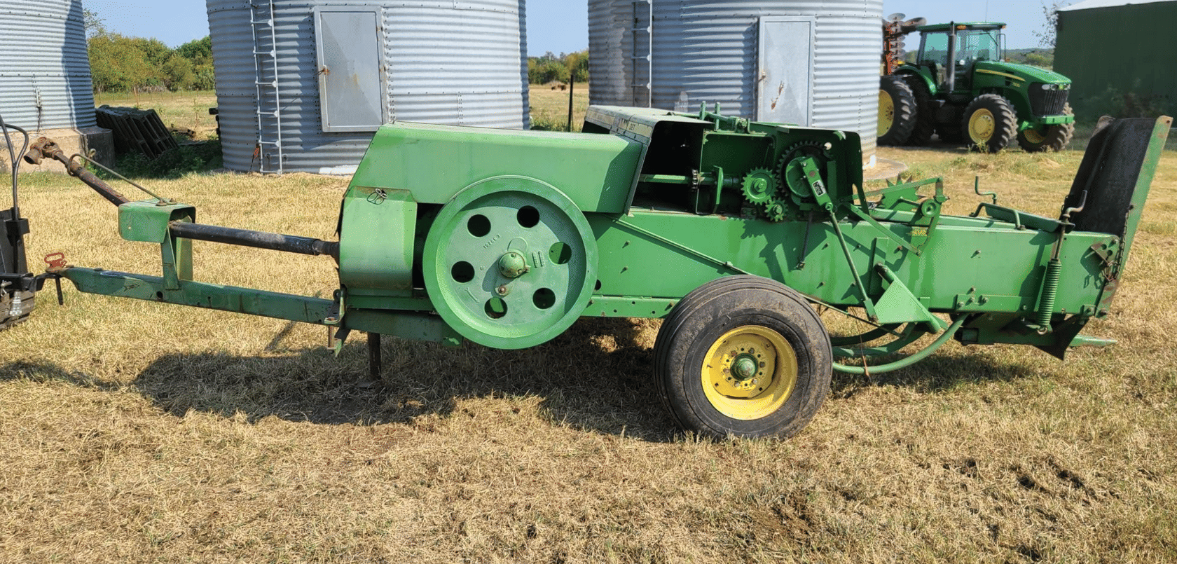 Main image John Deere 327