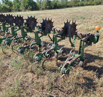 Main image John Deere 825