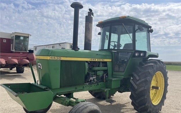 Main image John Deere 4430