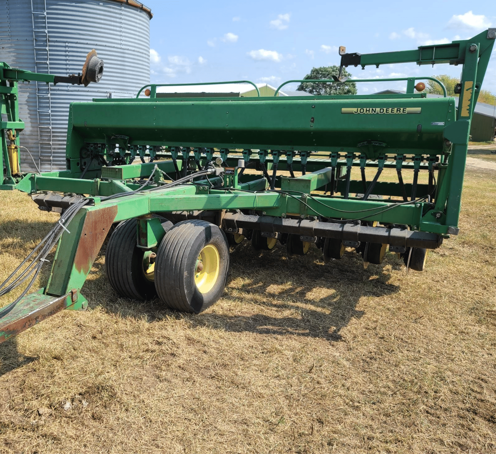 Main image John Deere 750