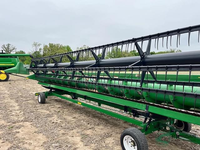 Image of John Deere 630F equipment image 2