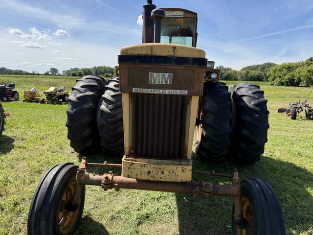 Image of Minneapolis-Moline M670 equipment image 2