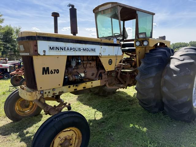 Image of Minneapolis-Moline M670 equipment image 1
