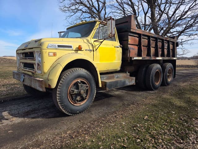 Image of Chevrolet C60 equipment image 1