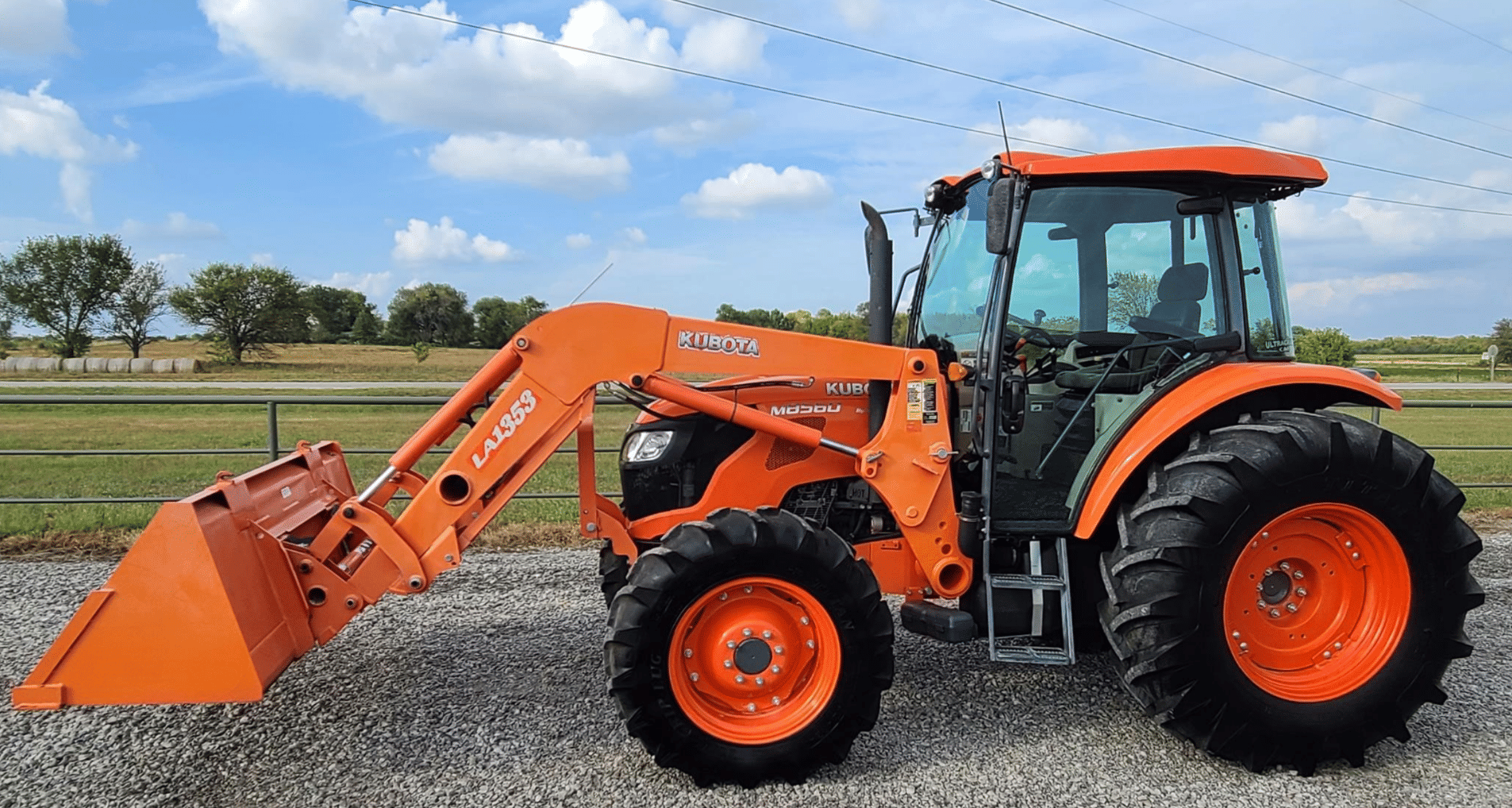 Main image Kubota M8560