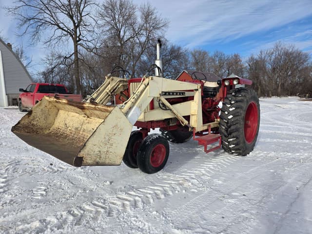 Image of Farmall 656 equipment image 1