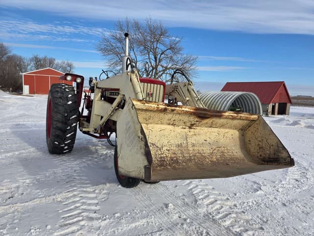 Image of Farmall 656 equipment image 4