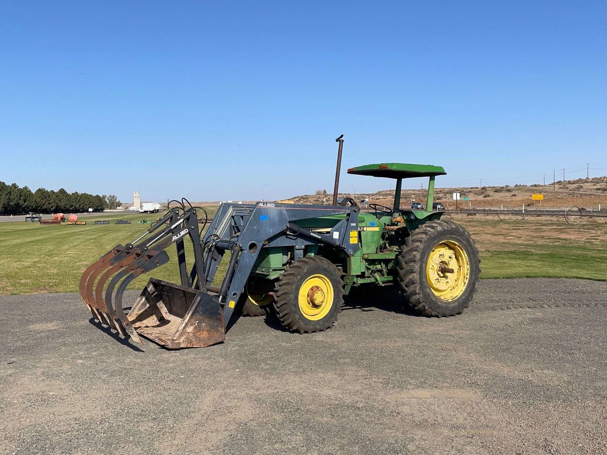 Main image John Deere 2940