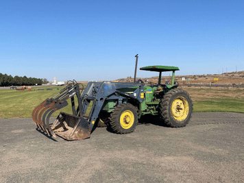 Main image John Deere 2940