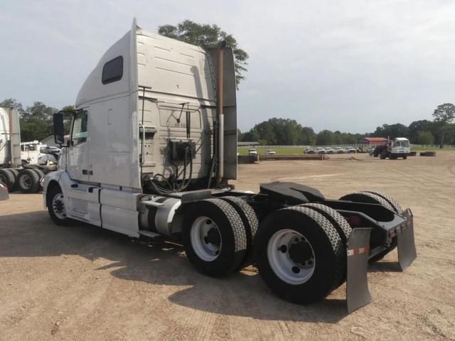 Image of Volvo VNL equipment image 3
