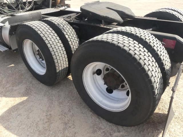 Image of Volvo VNL equipment image 4