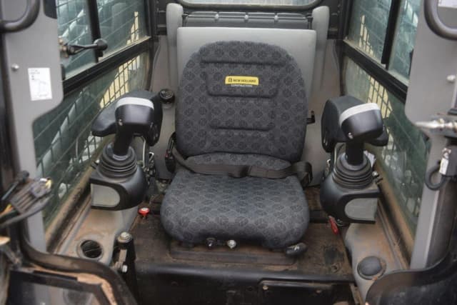 Image of New Holland C237 equipment image 4