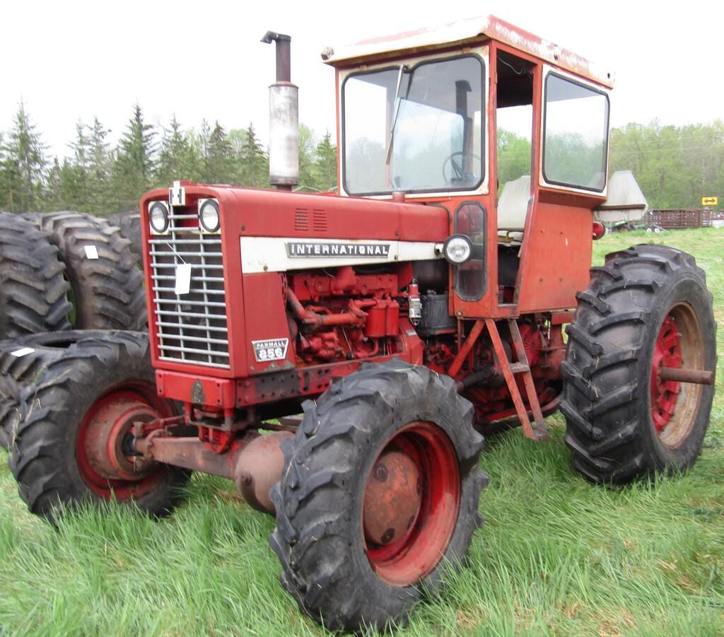 Main image International Harvester 856