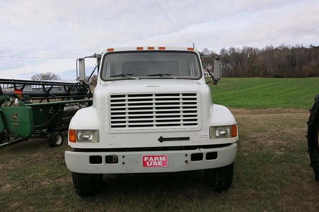 Image of International 4900 equipment image 2