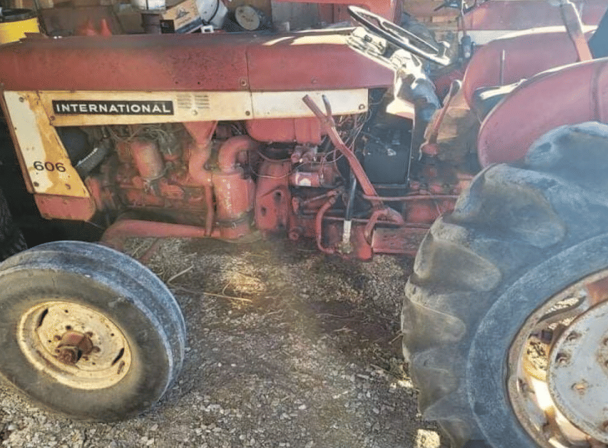 Main image International Harvester 606