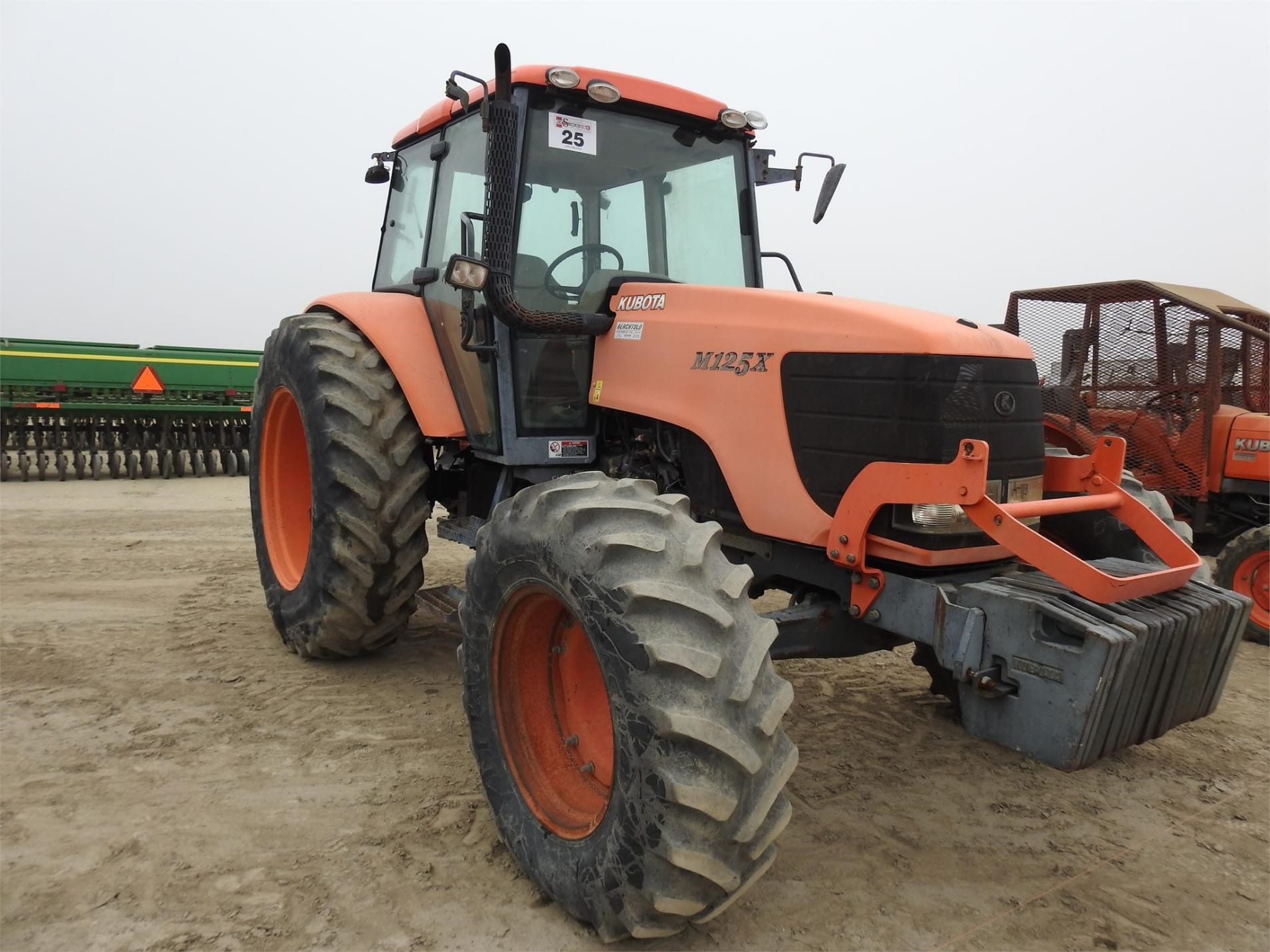 Main image Kubota M125X