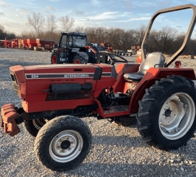 Main image International Harvester 254