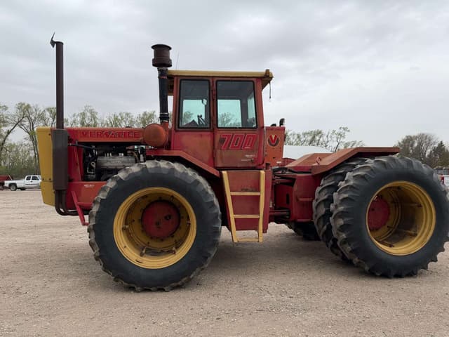 Image of Versatile 700 equipment image 1