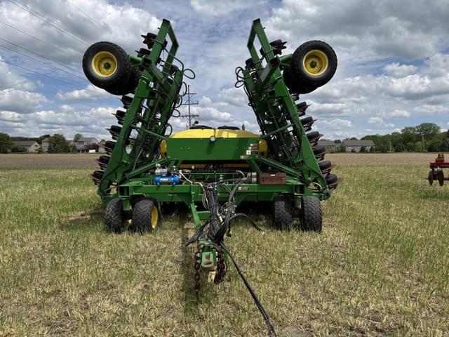 Image of John Deere 1890 equipment image 1