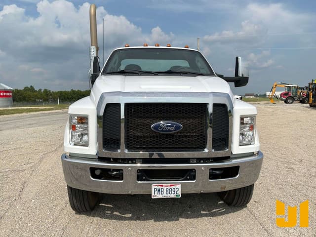Image of Ford F-750 equipment image 1