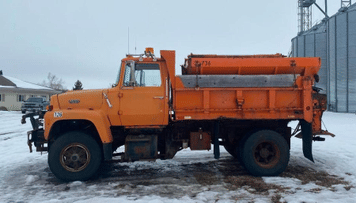 Main image Ford L8000