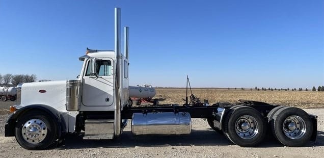 Main image Peterbilt 379