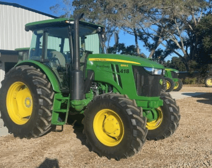 Main image John Deere 6105E