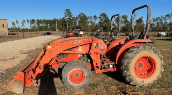 Main image Kubota M4700