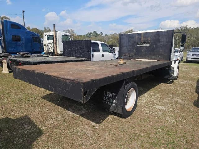 Image of International 4300 equipment image 3