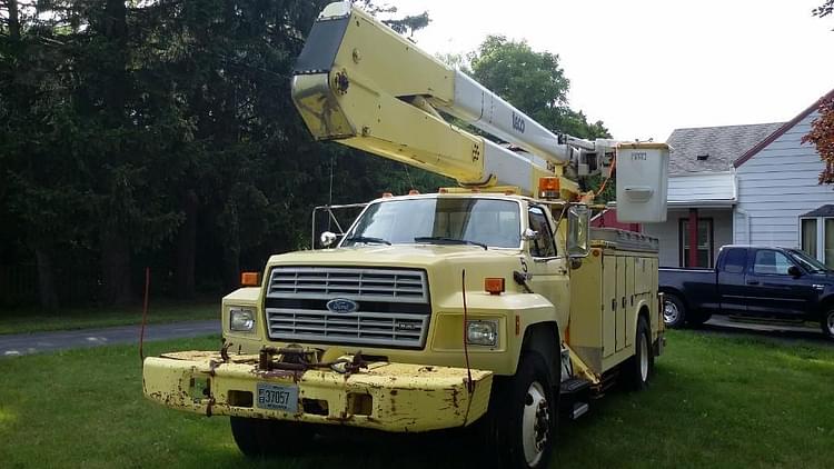 1994 Ford F-700 Equipment Image0