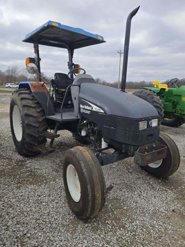 Image of New Holland TL100 equipment image 2