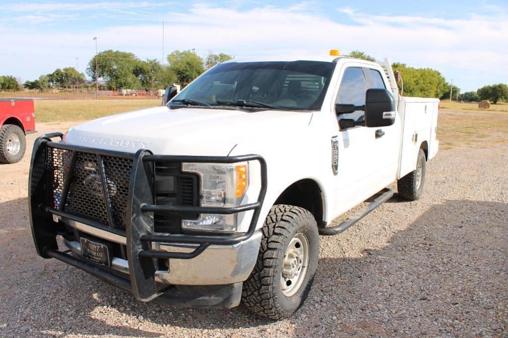 Image of Ford F-250 Primary image