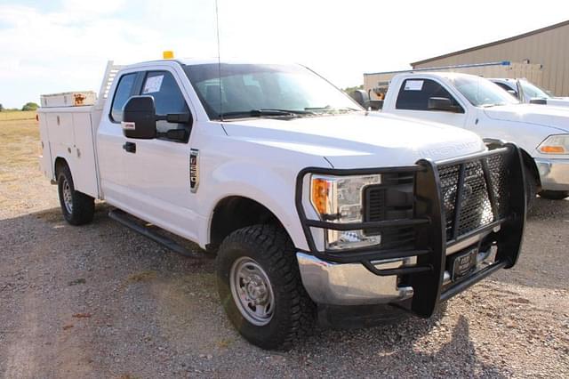 Image of Ford F-250 equipment image 1