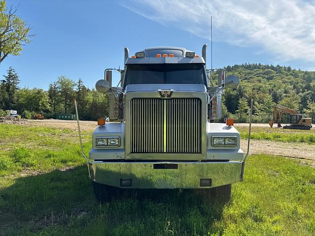 Image of Western Star 4900 equipment image 1