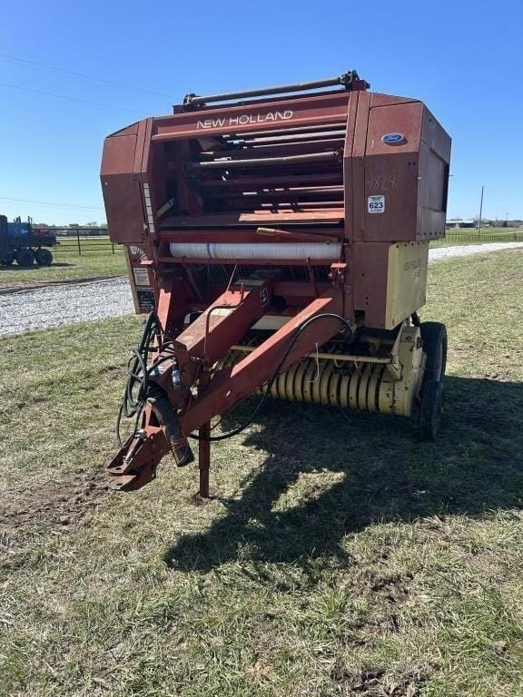 Main image New Holland 848