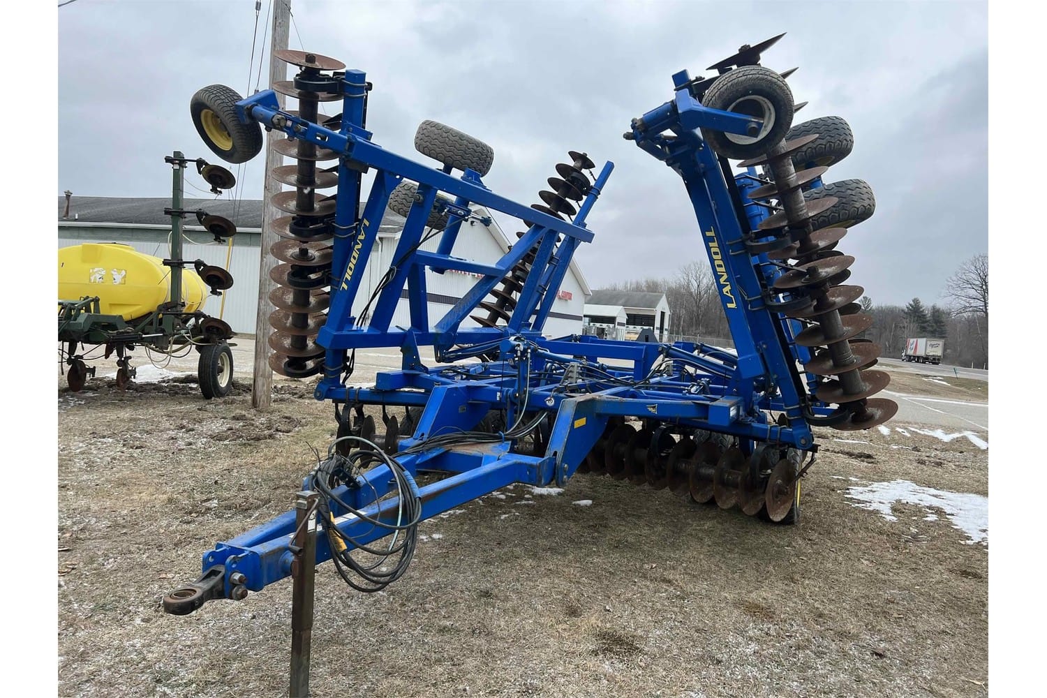 Landoll 6230-33 Equipment Image0
